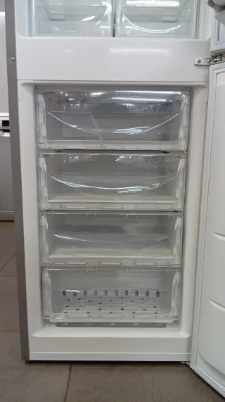 Nevera plateada Indesit