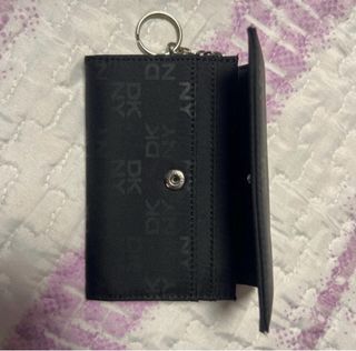 Monedero DKNY negro con llavero