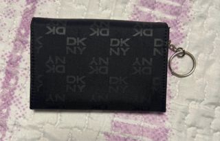Monedero DKNY negro con llavero