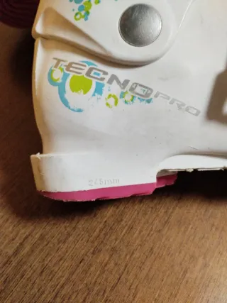 Botas de esquí infantiles blancas y rosas