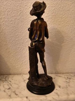 Figura decorativa niña con sombrero Caballo,pastor