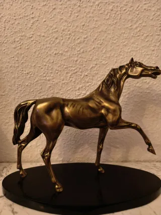 Figura decorativa niña con sombrero Caballo,pastor