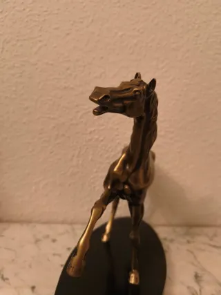 Figura decorativa niña con sombrero Caballo,pastor