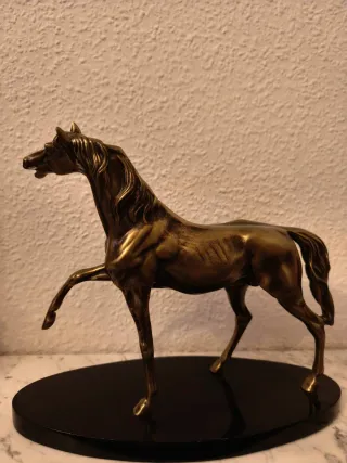 Figura decorativa niña con sombrero Caballo,pastor