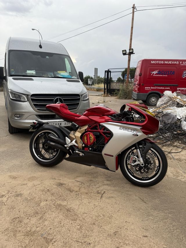 Carenado MV Agusta SuperVeloce 800 Oro