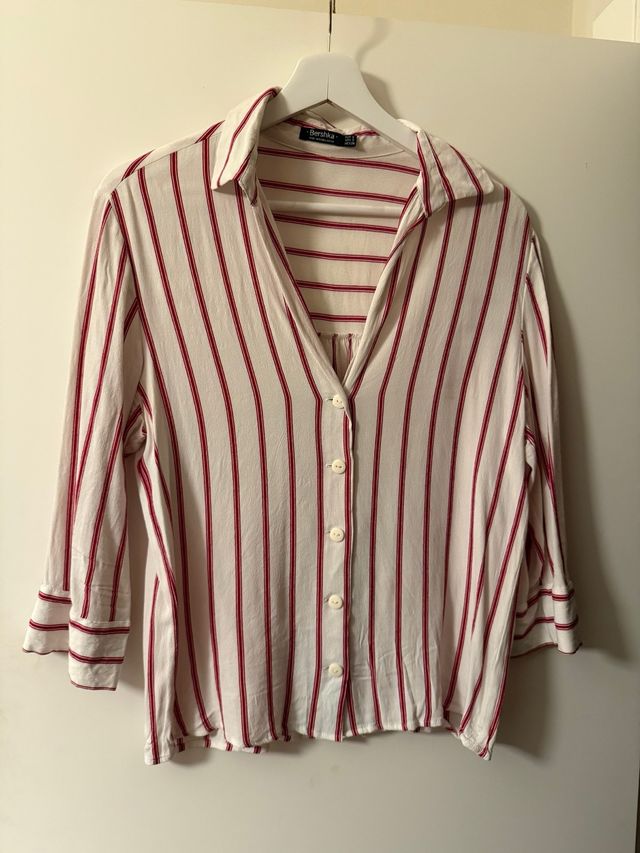 Camisa Bershka rayas rojas y blancas