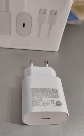 Cargador compartible Samsung 25W PD USB-C + Cable