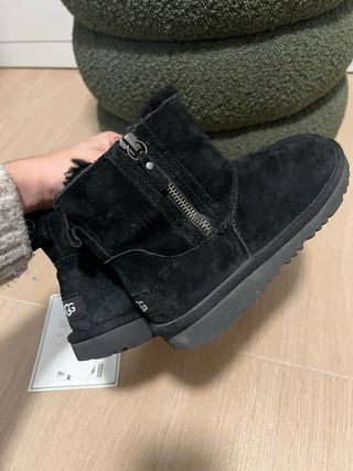 Botas UGG Negras Cremallera