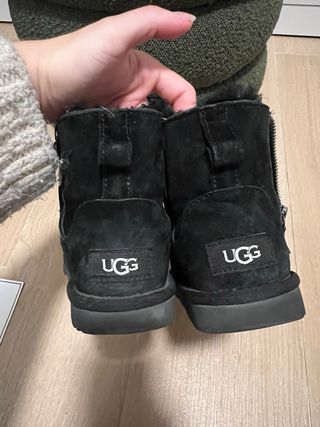 Botas UGG Negras Cremallera