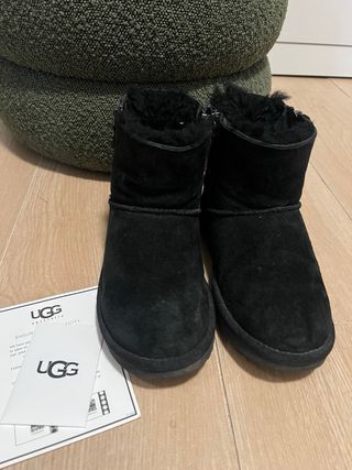 Botas UGG Negras Cremallera