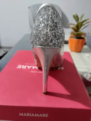 Zapatos de tacón plateados Mariamare talla 37
