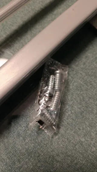 Appendiabiti estraibile in metallo