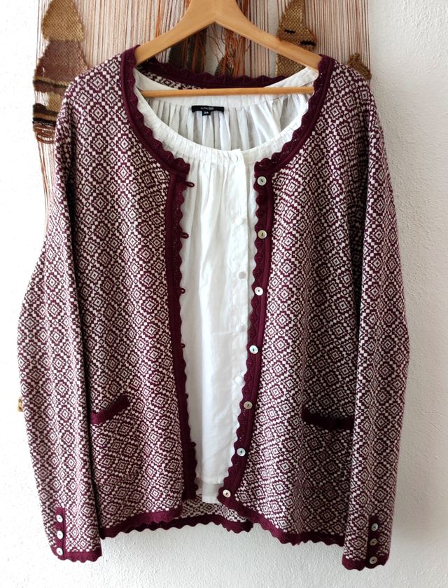 Rebeca/Cardigan Lã novo