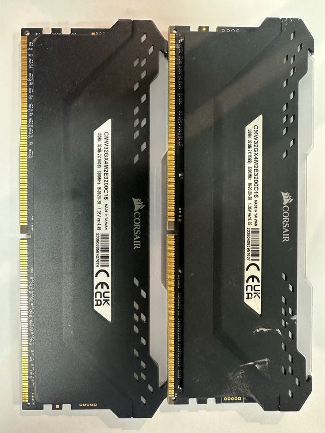 Corsair 2x16GB DDR4 3200MHz RGB#427674