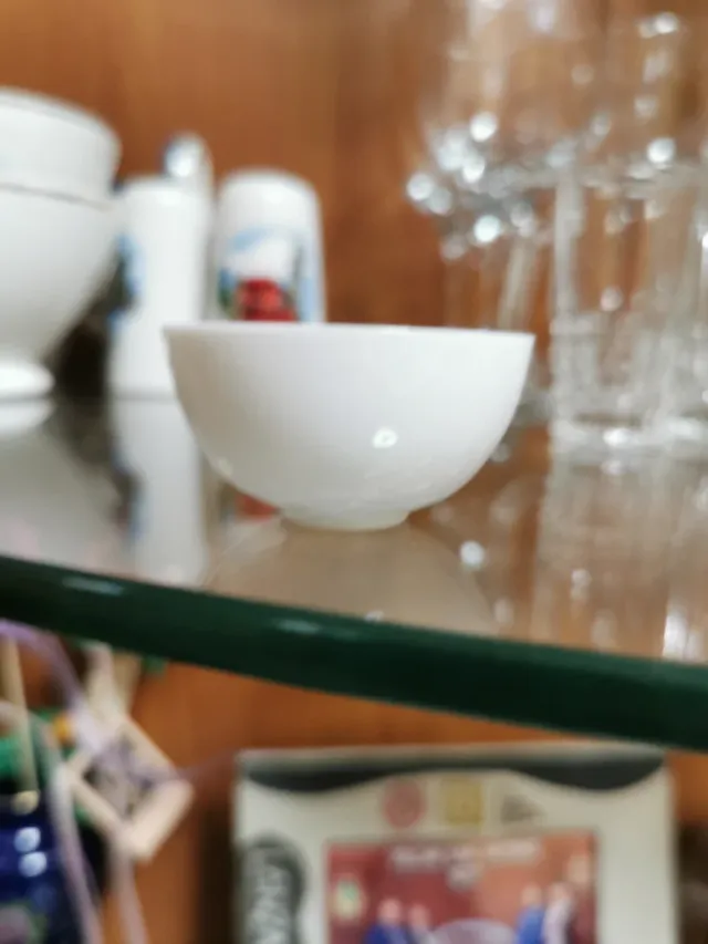 Tazas de porcelana para sake, hay 7