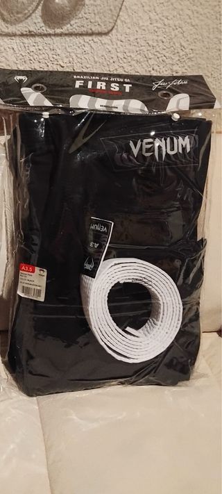 Kimono BJJ Venum Negro Talla A3.5