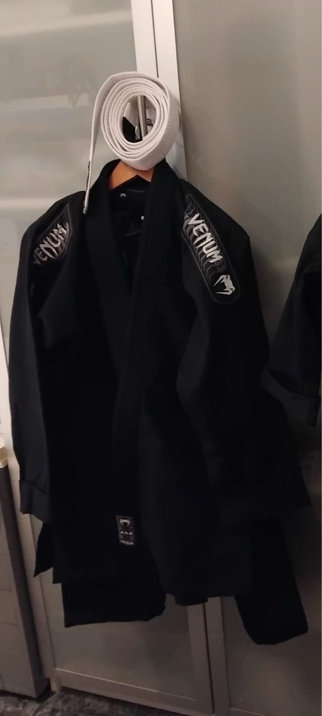 Kimono BJJ Venum Negro Talla A3.5