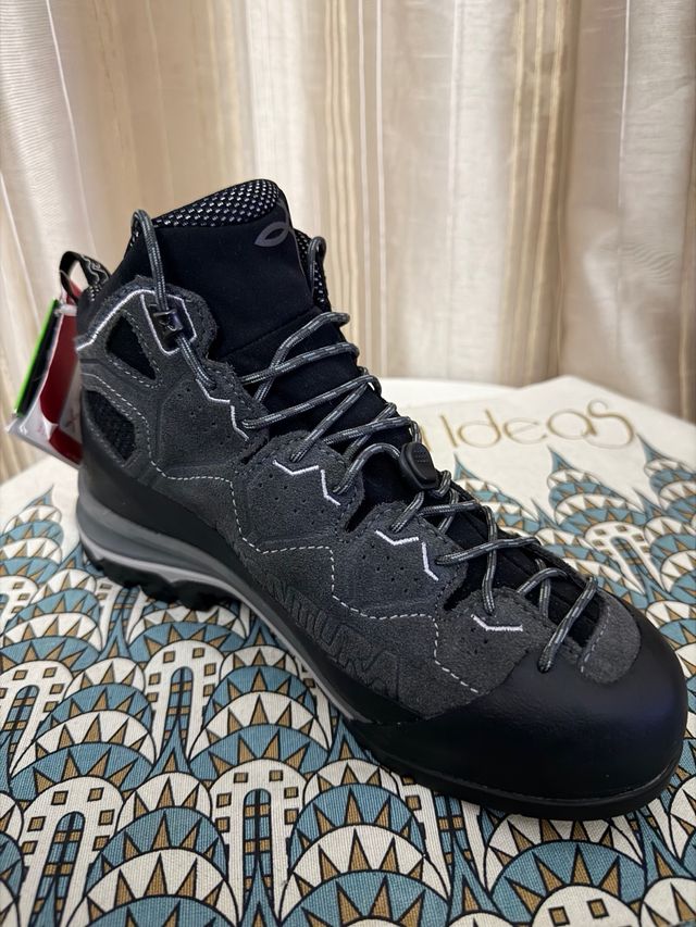 Bota Montura mujer Talla 37,5 a estrenar