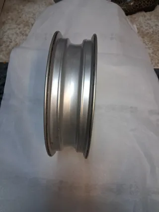 Llanta piaggio primavera