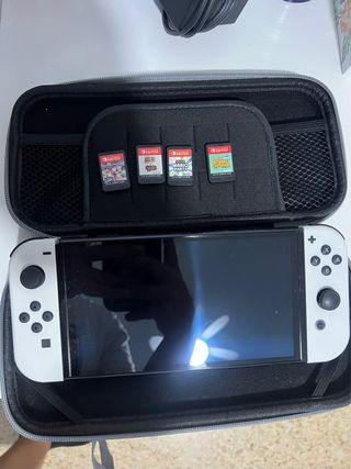 Nintendo Switch Grigio/Bianco + 4 Giochi