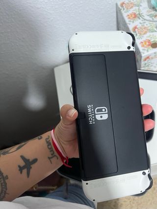 Nintendo Switch Grigio/Bianco + 4 Giochi