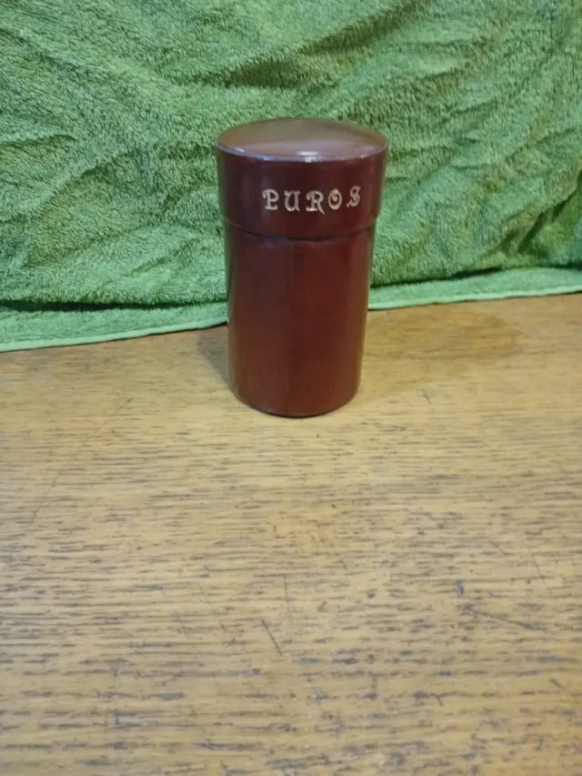 Estuche de puros marrón de piel