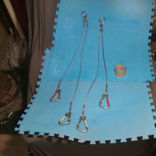 Arneses de seguridad con mosquetones. Acero inox.