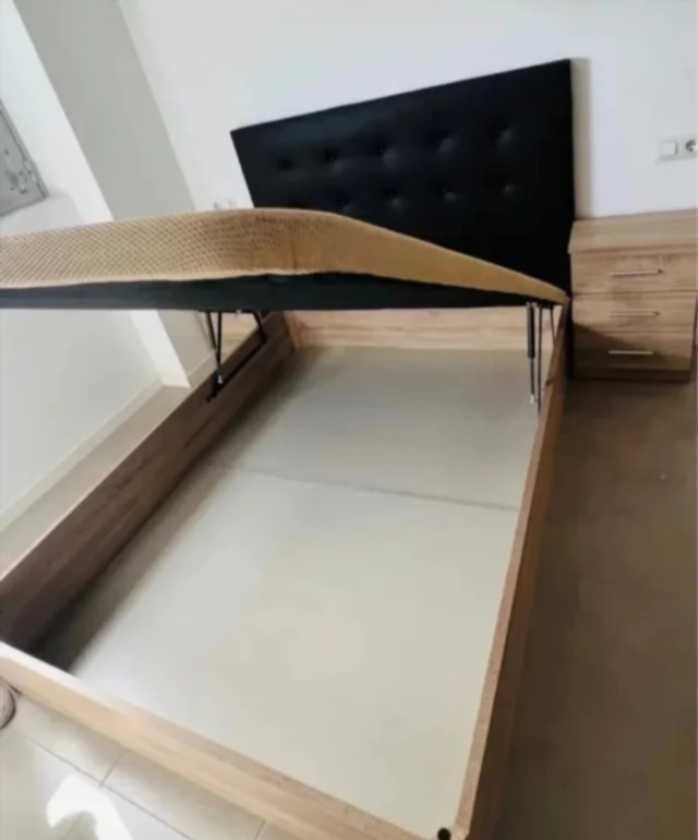 Canapés con letti e materassi