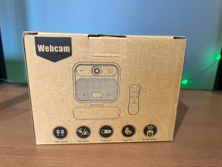 Webcam 4K UHD con micrófonos y control remoto