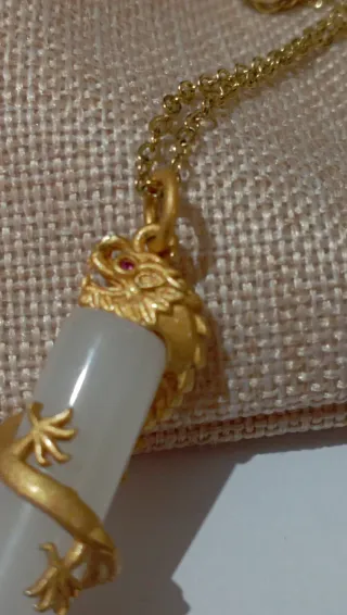 Collar Chapado Oro y Jade Blanco Dragón