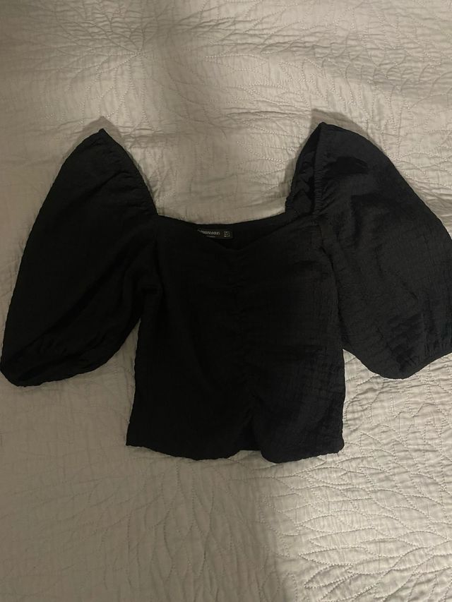 Top negro manga abullonada