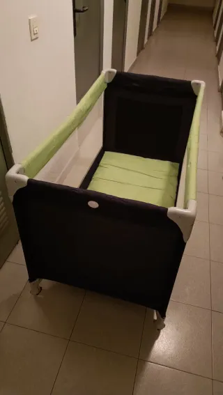 Cuna Plegable Prenatal Uranus. Colchón y funda.