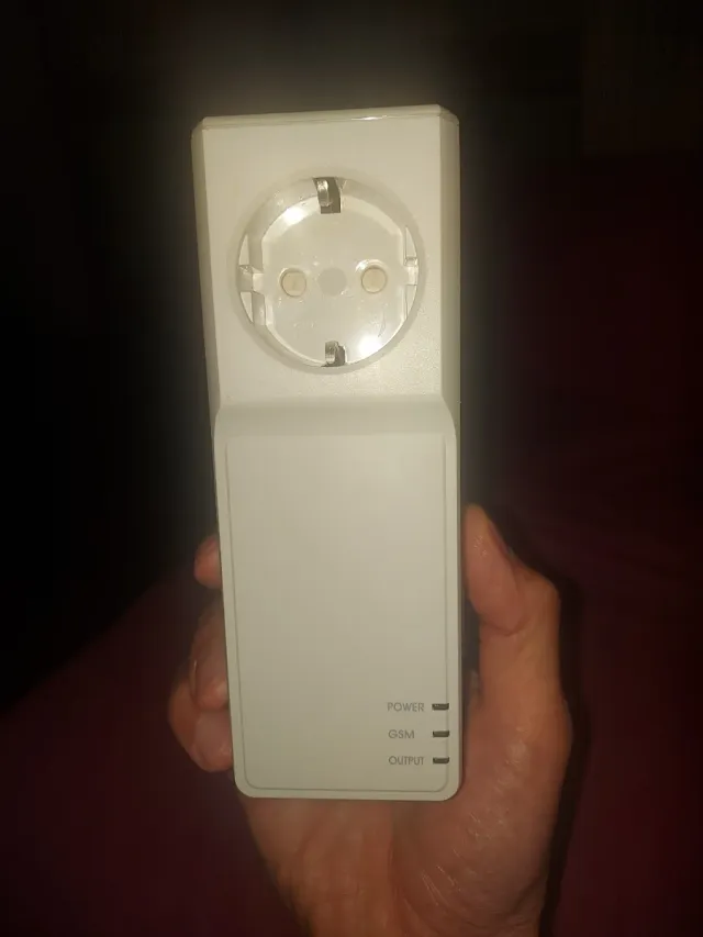 Enchufe GSM con Tarjeta SIM