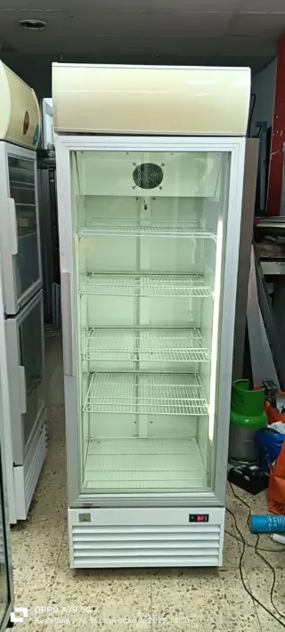 Nevera Vertical Comercial puerta de cristal