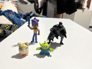 Figuras de colección variadas