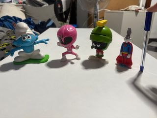 Figuras de colección variadas