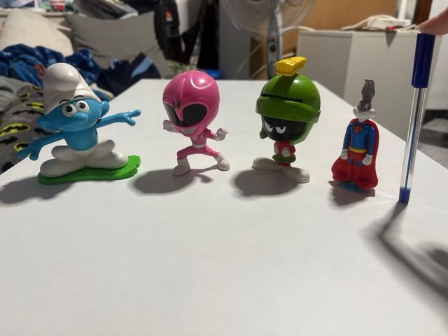 Figuras de colección variadas