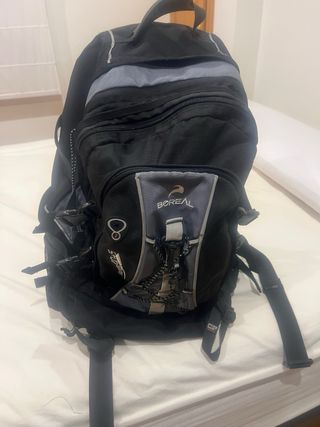 Mochila Boreal Montana 40+5 Nueva con dos salidas