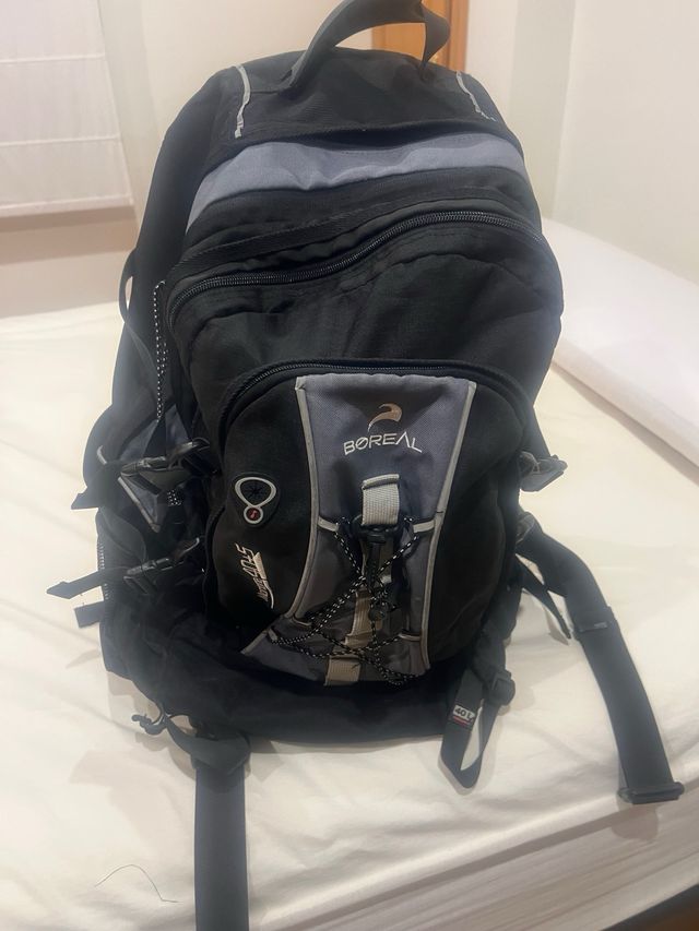 Mochila Boreal Montana 40+5 Nueva con dos salidas