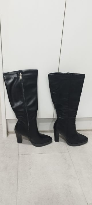 NUEVAS Botas altas negras talla 39