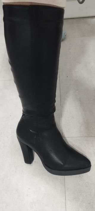 NUEVAS Botas altas negras talla 39
