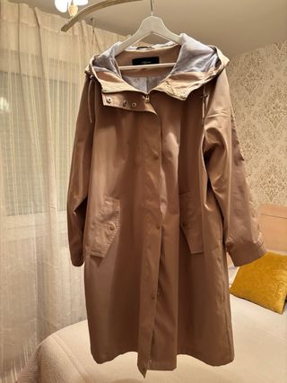 Gabardina Beige con Capucha