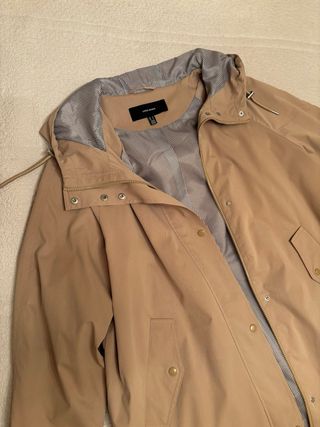 Gabardina Beige con Capucha