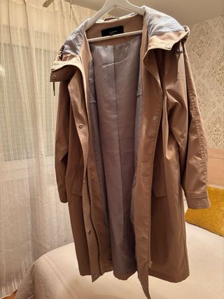 Gabardina Beige con Capucha