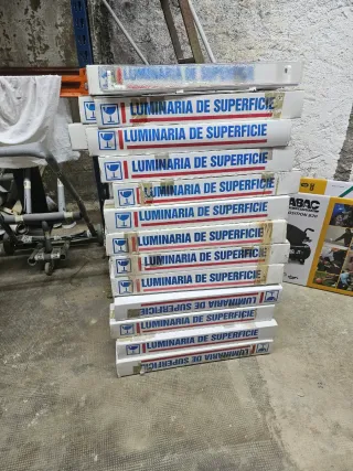 26 Unidades Luminaria de superficie ZALUX