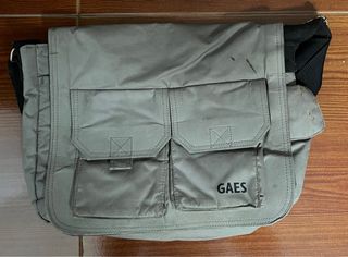 Bandolera/Mochila GAES Gris y Negra