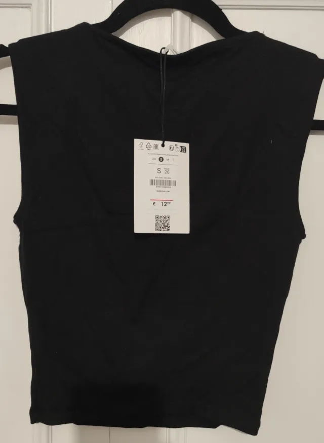 Top tirantes escote cuadrado negro