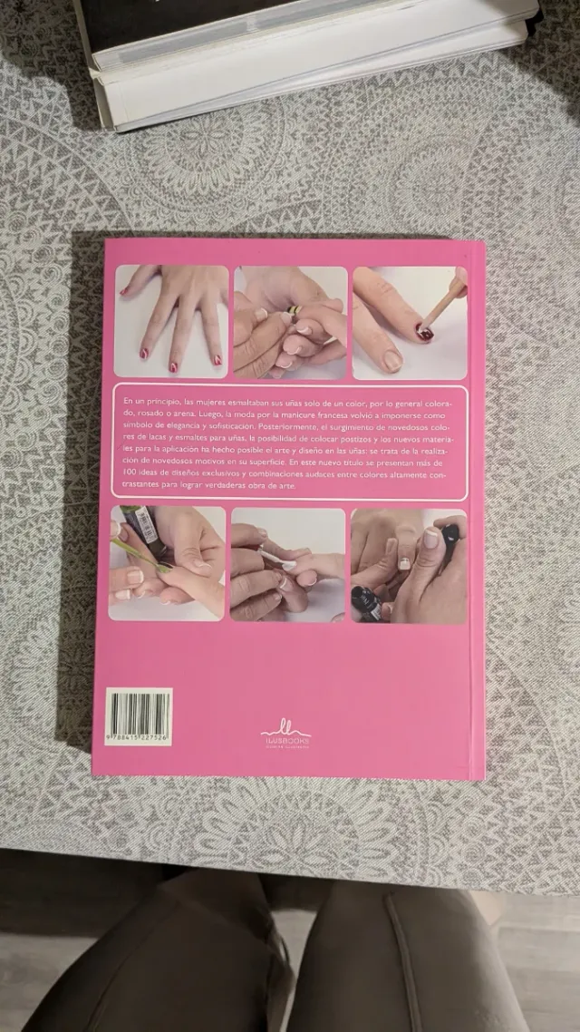 100 Arte y Pintado de Uñas (Spanish Edition)