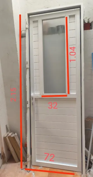 Puerta aluminio abatible