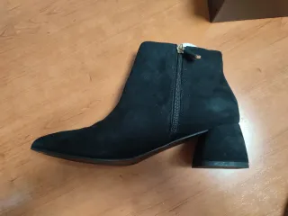 Botines negros tacón